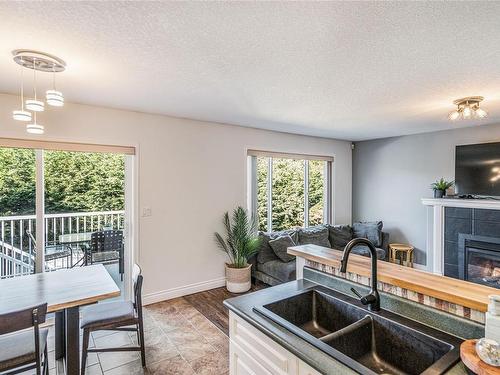 5790 Brookwood Dr, Nanaimo, BC - Indoor With Fireplace