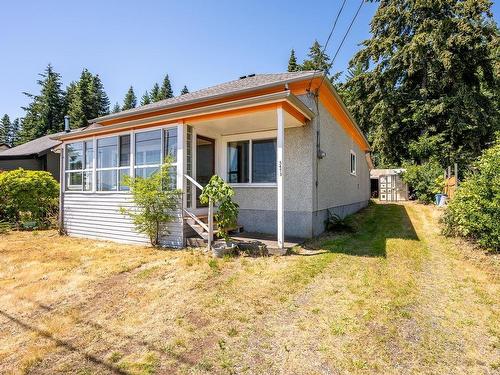 5473 Tappin St, Union Bay, BC 