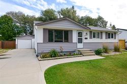 831 Oakdale DR  Winnipeg, MB R3R 1A2