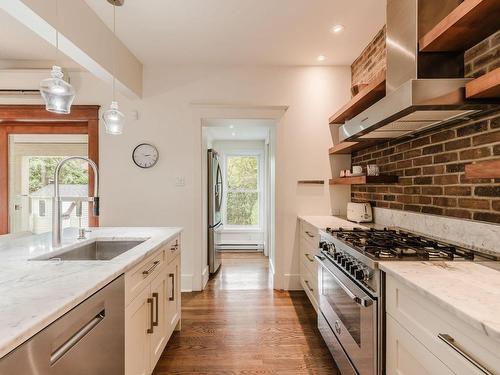 Kitchen - 127 Av. Vivian, Mont-Royal, QC - Indoor Photo Showing Kitchen