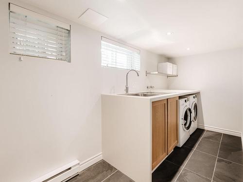 Laundry room - 127 Av. Vivian, Mont-Royal, QC - Indoor Photo Showing Laundry Room