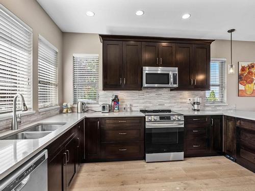 2-2171 Van Horne Drive, Kamloops, BC - Indoor Photo Showing Kitchen With Double Sink With Upgraded Kitchen