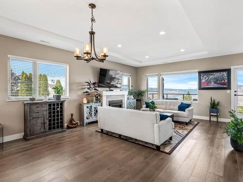 2-2171 Van Horne Drive, Kamloops, BC - Indoor Photo Showing Living Room With Fireplace