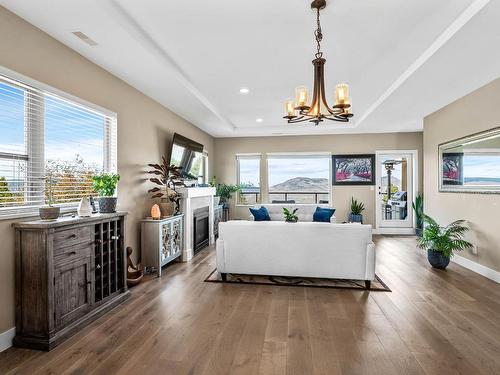 2-2171 Van Horne Drive, Kamloops, BC - Indoor Photo Showing Living Room