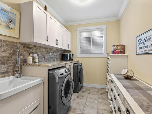 1631 Emerald Drive, Kamloops, BC - Indoor Photo Showing Laundry Room