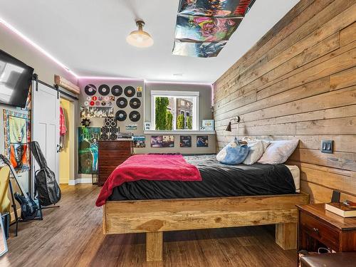 1631 Emerald Drive, Kamloops, BC - Indoor Photo Showing Bedroom