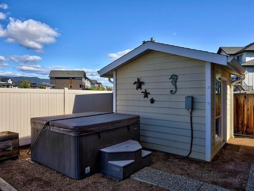 1631 Emerald Drive, Kamloops, BC - Outdoor With Exterior