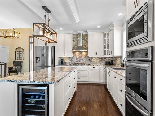 1631 Emerald Drive, Kamloops, BC - Indoor Photo Showing Kitchen With Stainless Steel Kitchen With Upgraded Kitchen