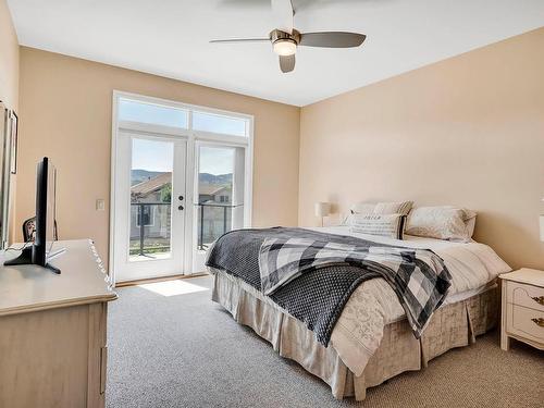 926 9Th Green Drive, Kamloops, BC - Indoor Photo Showing Bedroom