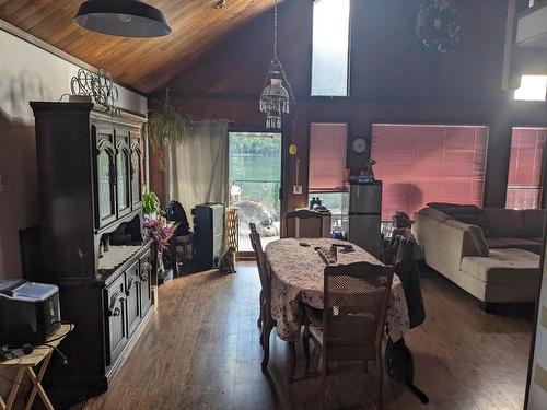 2376 Ojibway Road, Kamloops, BC - Indoor Photo Showing Dining Room