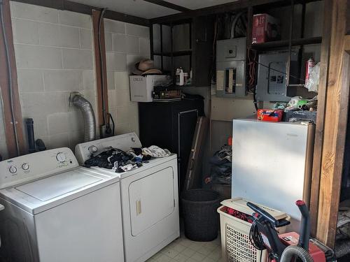 2376 Ojibway Road, Kamloops, BC - Indoor Photo Showing Laundry Room