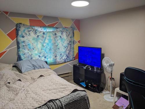 2376 Ojibway Road, Kamloops, BC - Indoor Photo Showing Bedroom