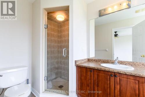 60 Pefferlaw Circle, Brampton, ON - Indoor Photo Showing Bathroom