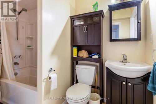 60 Pefferlaw Circle, Brampton, ON - Indoor Photo Showing Bathroom