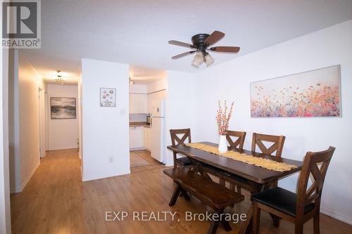 324 - 1500 Pilgrims Way, Oakville, ON - Indoor Photo Showing Dining Room