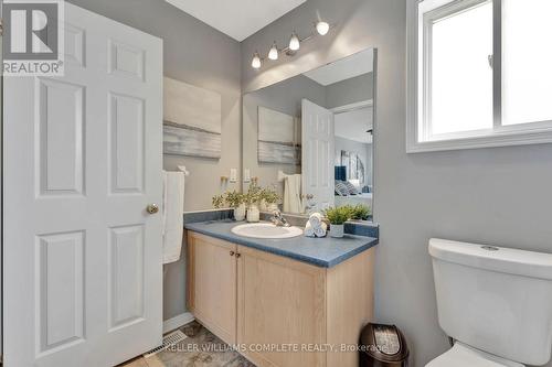 37 Stowe Terrace, Brantford, ON - Indoor Photo Showing Bathroom