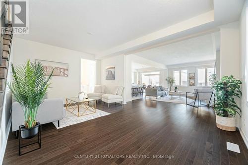 277 Broadacre Drive, Kitchener, ON - Indoor Photo Showing Living Room