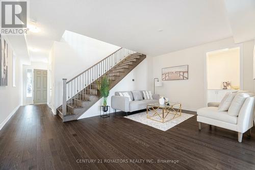 277 Broadacre Drive, Kitchener, ON - Indoor Photo Showing Living Room