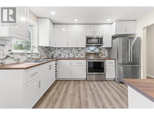 412 Vanderlinde Drive, Keremeos, BC - Indoor Photo Showing Kitchen With Double Sink With Upgraded Kitchen