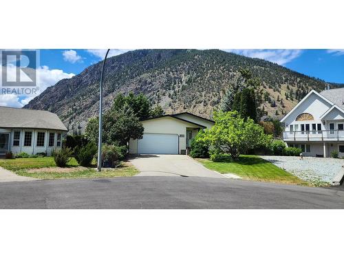 412 Vanderlinde Drive, Keremeos, BC - Outdoor With Facade