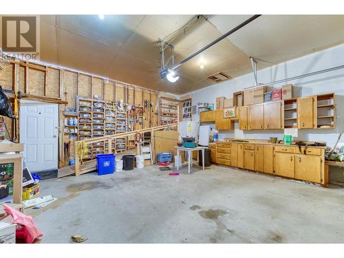 412 Vanderlinde Drive, Keremeos, BC - Indoor Photo Showing Garage