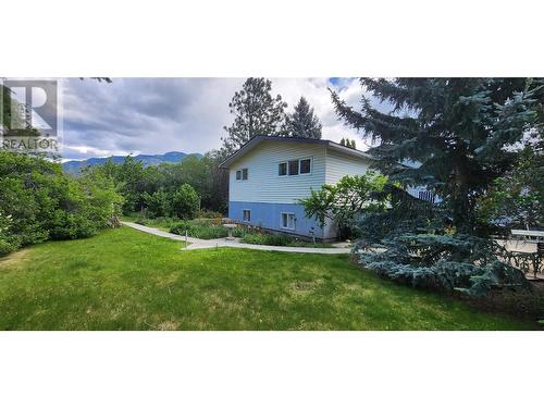 412 Vanderlinde Drive, Keremeos, BC - Outdoor