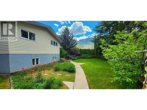 412 Vanderlinde Drive, Keremeos, BC - Outdoor