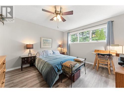 412 Vanderlinde Drive, Keremeos, BC - Indoor Photo Showing Bedroom