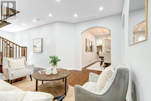 101 Fernglen Crescent, Whitchurch-Stouffville, ON - Indoor Photo Showing Living Room