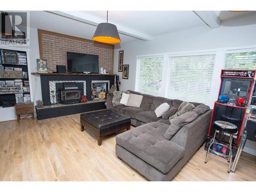 1440 Taylor Drive, Prince George, BC - Indoor Photo Showing Living Room With Fireplace