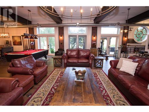 1440 Taylor Drive, Prince George, BC - Indoor Photo Showing Living Room