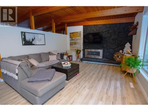 1440 Taylor Drive, Prince George, BC - Indoor Photo Showing Living Room With Fireplace