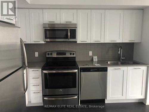 3205 - 2212 Lake Shore Boulevard W, Toronto, ON - Indoor Photo Showing Kitchen With Stainless Steel Kitchen With Double Sink With Upgraded Kitchen