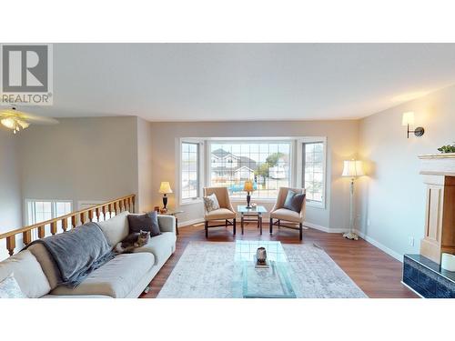 1641 Staple  Crescent, Cranbrook, BC - Indoor Photo Showing Living Room With Fireplace