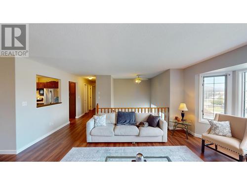 1641 Staple  Crescent, Cranbrook, BC - Indoor Photo Showing Living Room