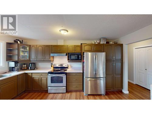 1641 Staple  Crescent, Cranbrook, BC - Indoor Photo Showing Kitchen