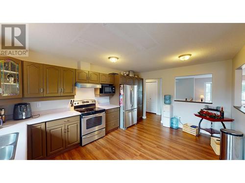 1641 Staple  Crescent, Cranbrook, BC - Indoor Photo Showing Kitchen