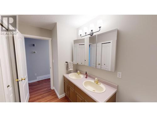 1641 Staple  Crescent, Cranbrook, BC - Indoor Photo Showing Bathroom