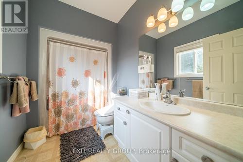 45 Gavey Street, Belleville, ON - Indoor Photo Showing Bathroom