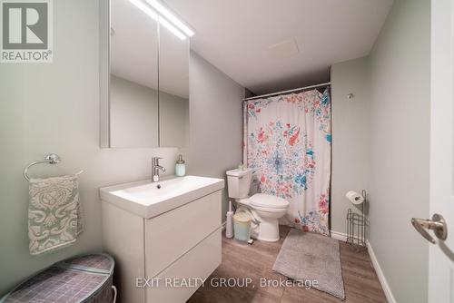 45 Gavey Street, Belleville, ON - Indoor Photo Showing Bathroom