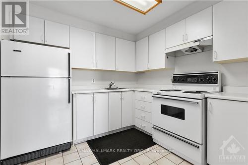 509 - 1440 Heron Road, Ottawa, ON - Indoor Photo Showing Kitchen