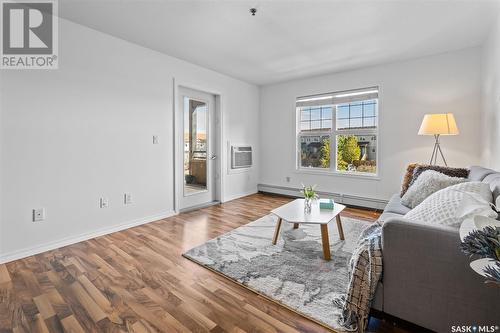 219 326 Herold Road, Saskatoon, SK - Indoor Photo Showing Living Room