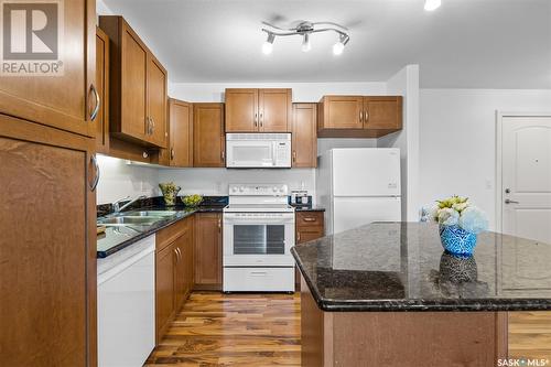 219 326 Herold Road, Saskatoon, SK - Indoor Photo Showing Kitchen With Double Sink