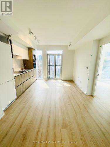 1205 - 319 Jarvis Street, Toronto, ON - Indoor Photo Showing Kitchen