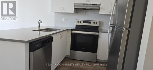 2550 Larida Path, Oshawa, ON - Indoor Photo Showing Kitchen With Double Sink With Upgraded Kitchen