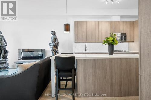 203 - 66 Kippendavie Avenue, Toronto, ON - Indoor Photo Showing Kitchen