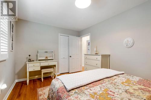 698 Marley Road, Burlington, ON - Indoor Photo Showing Bedroom