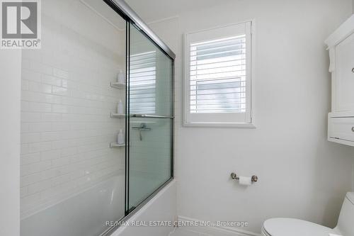 698 Marley Road, Burlington, ON - Indoor Photo Showing Bathroom