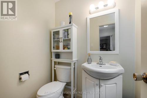 698 Marley Road, Burlington, ON - Indoor Photo Showing Bathroom