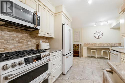 698 Marley Road, Burlington, ON - Indoor Photo Showing Kitchen With Upgraded Kitchen